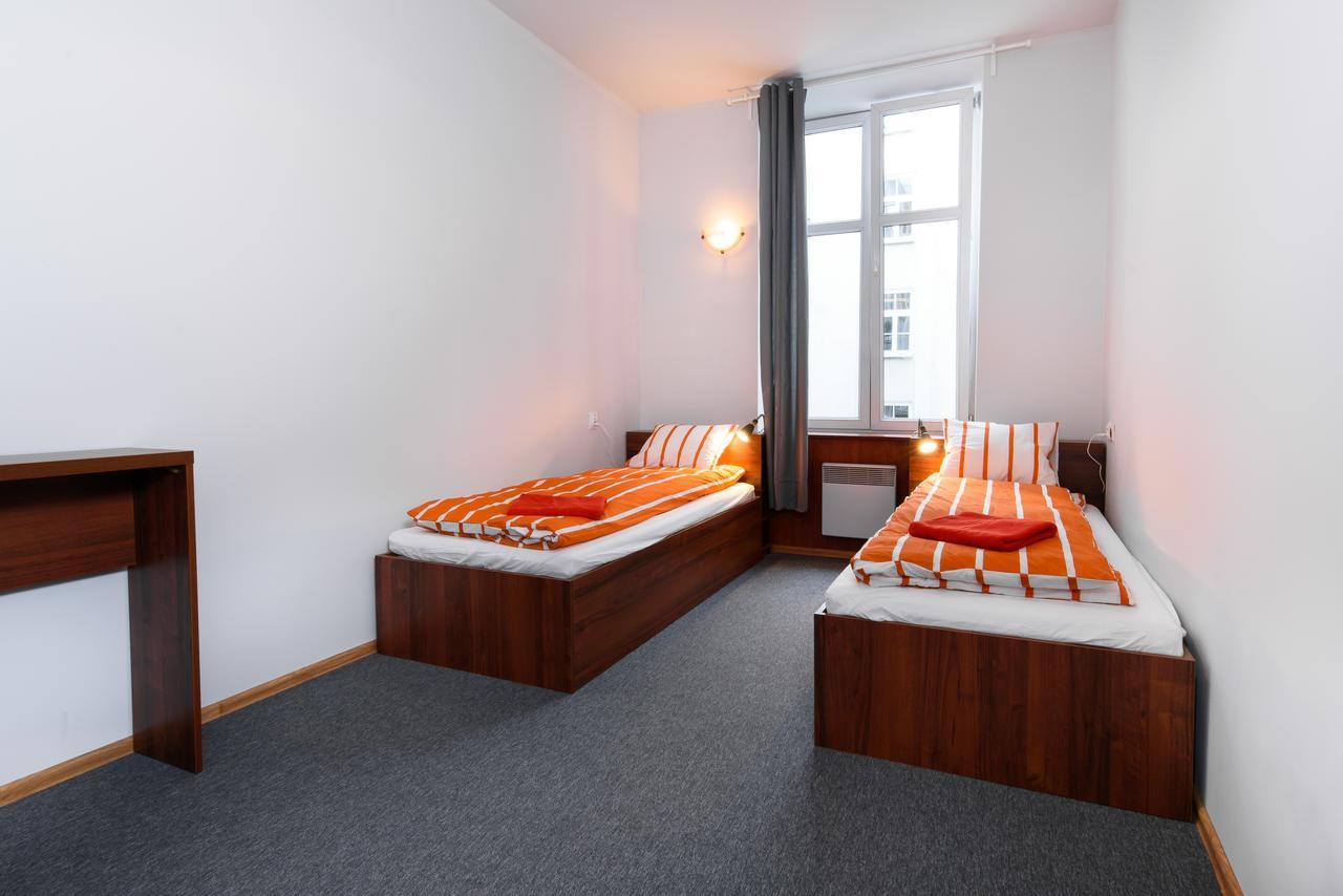 Constitution Square Rooms Варшава Екстер'єр фото