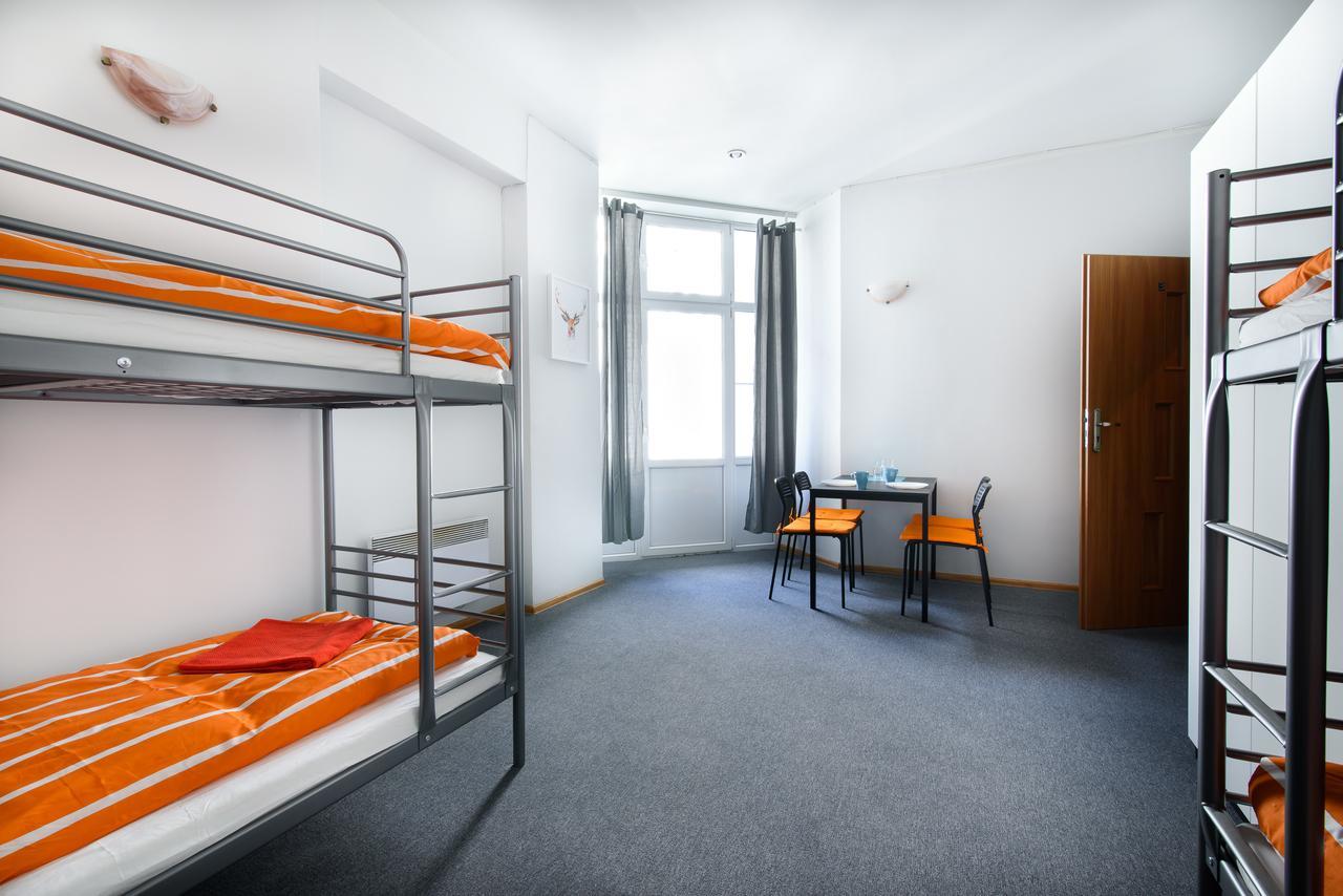 Constitution Square Rooms Варшава Екстер'єр фото