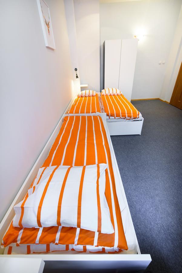 Constitution Square Rooms Варшава Екстер'єр фото