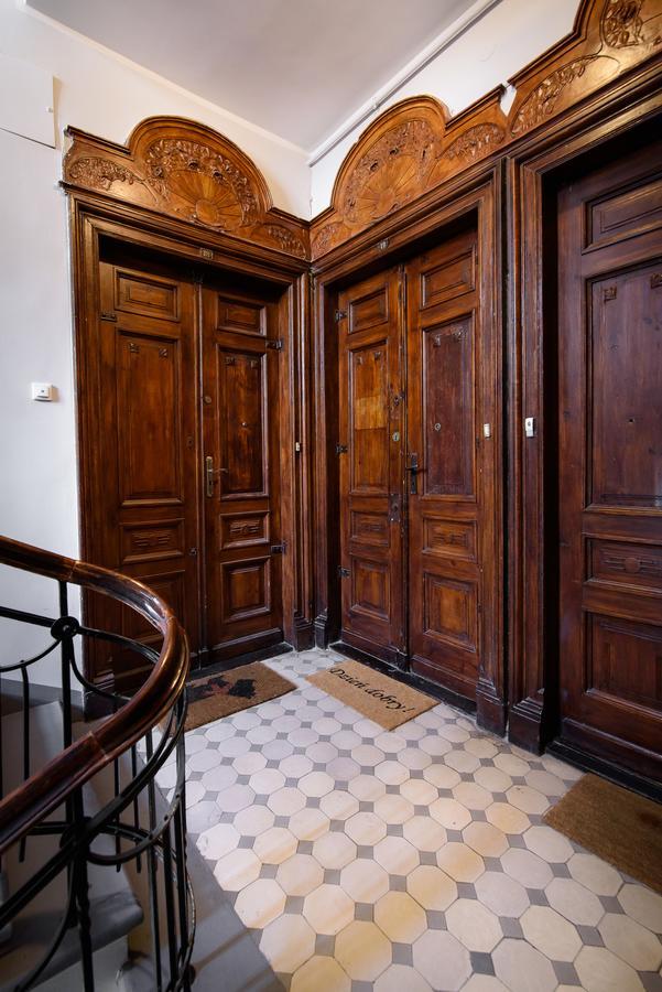 Constitution Square Rooms Варшава Екстер'єр фото