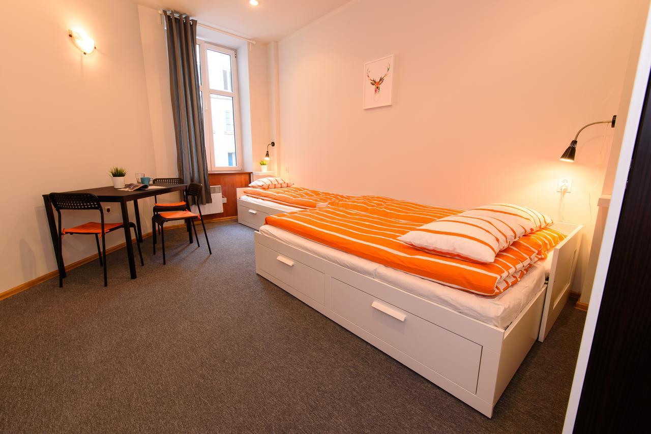 Constitution Square Rooms Варшава Екстер'єр фото