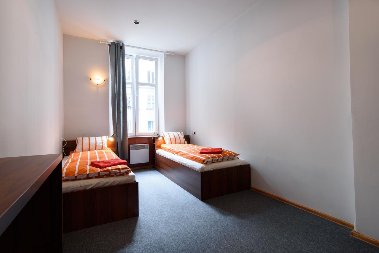 Constitution Square Rooms Варшава Екстер'єр фото