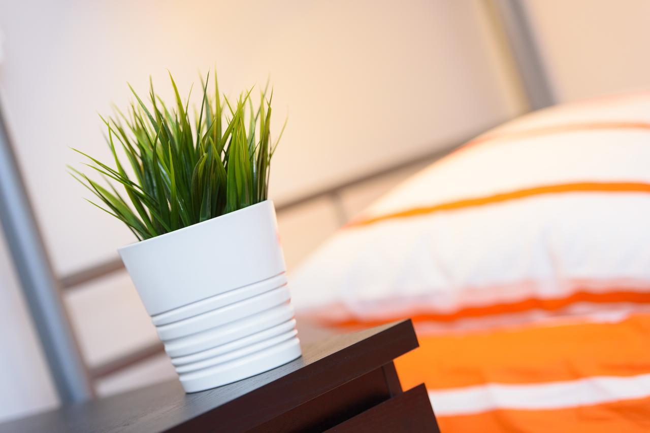 Constitution Square Rooms Варшава Екстер'єр фото